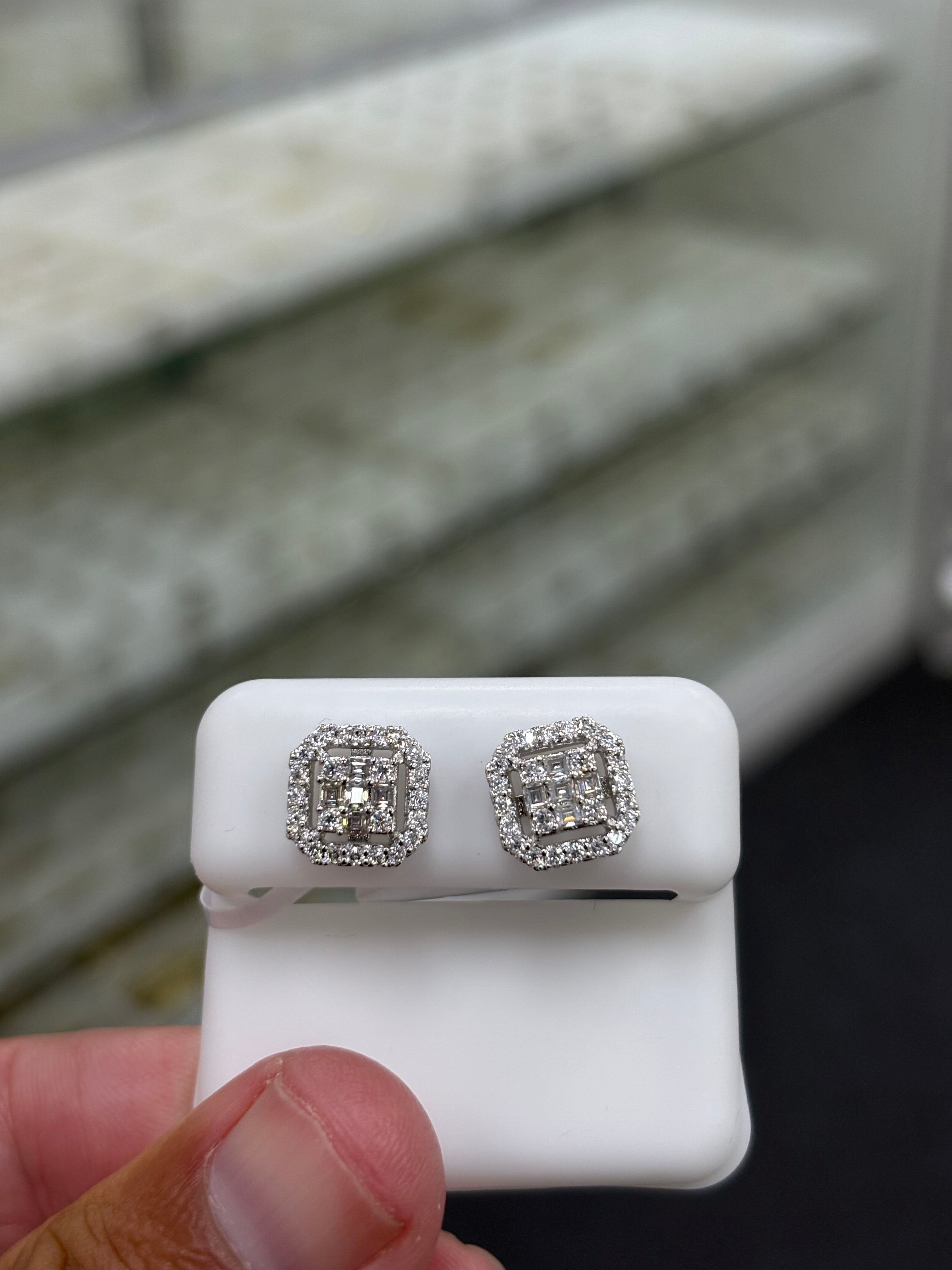 Inner box earrings
