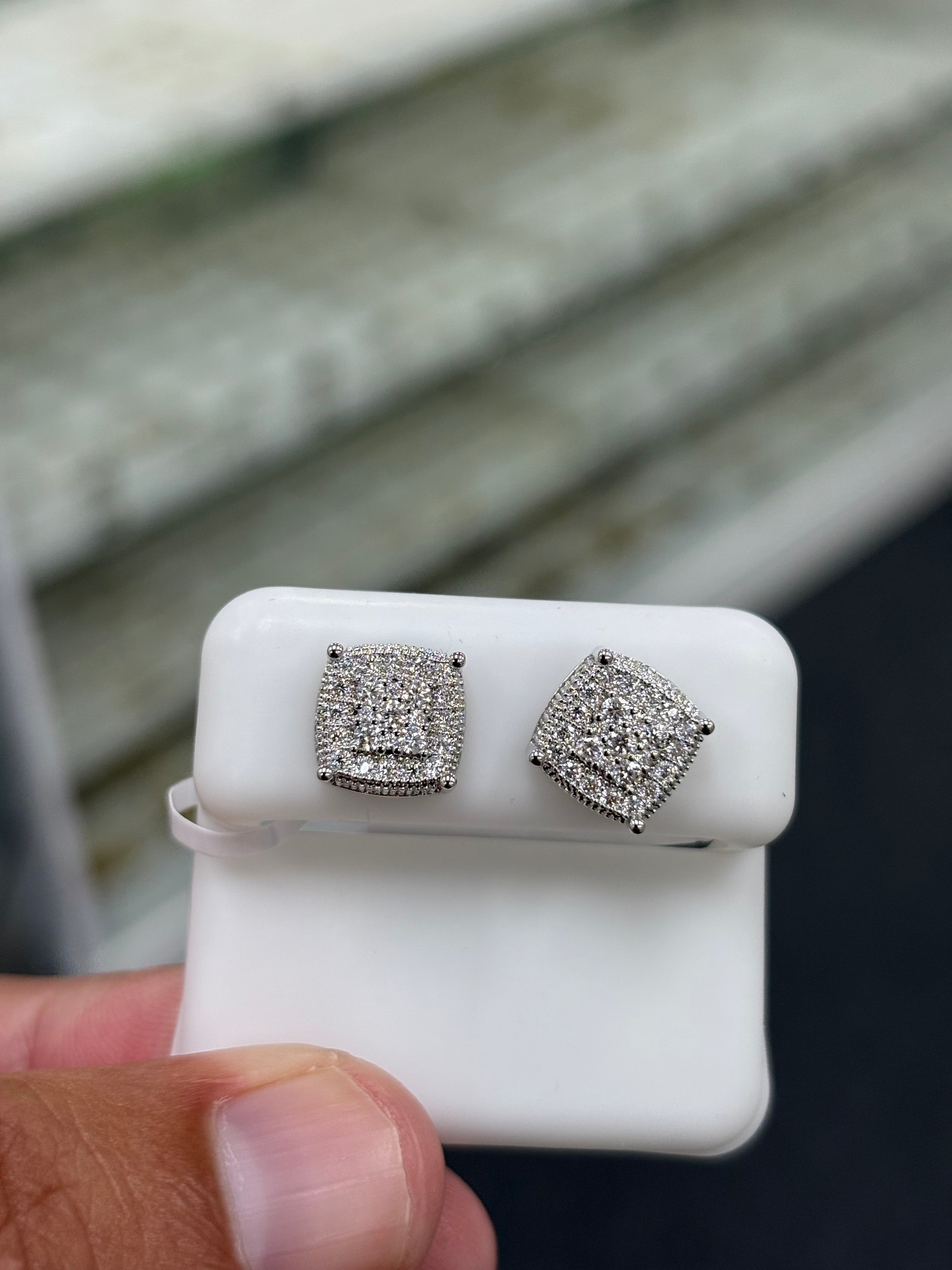Corner box moissanite earrings