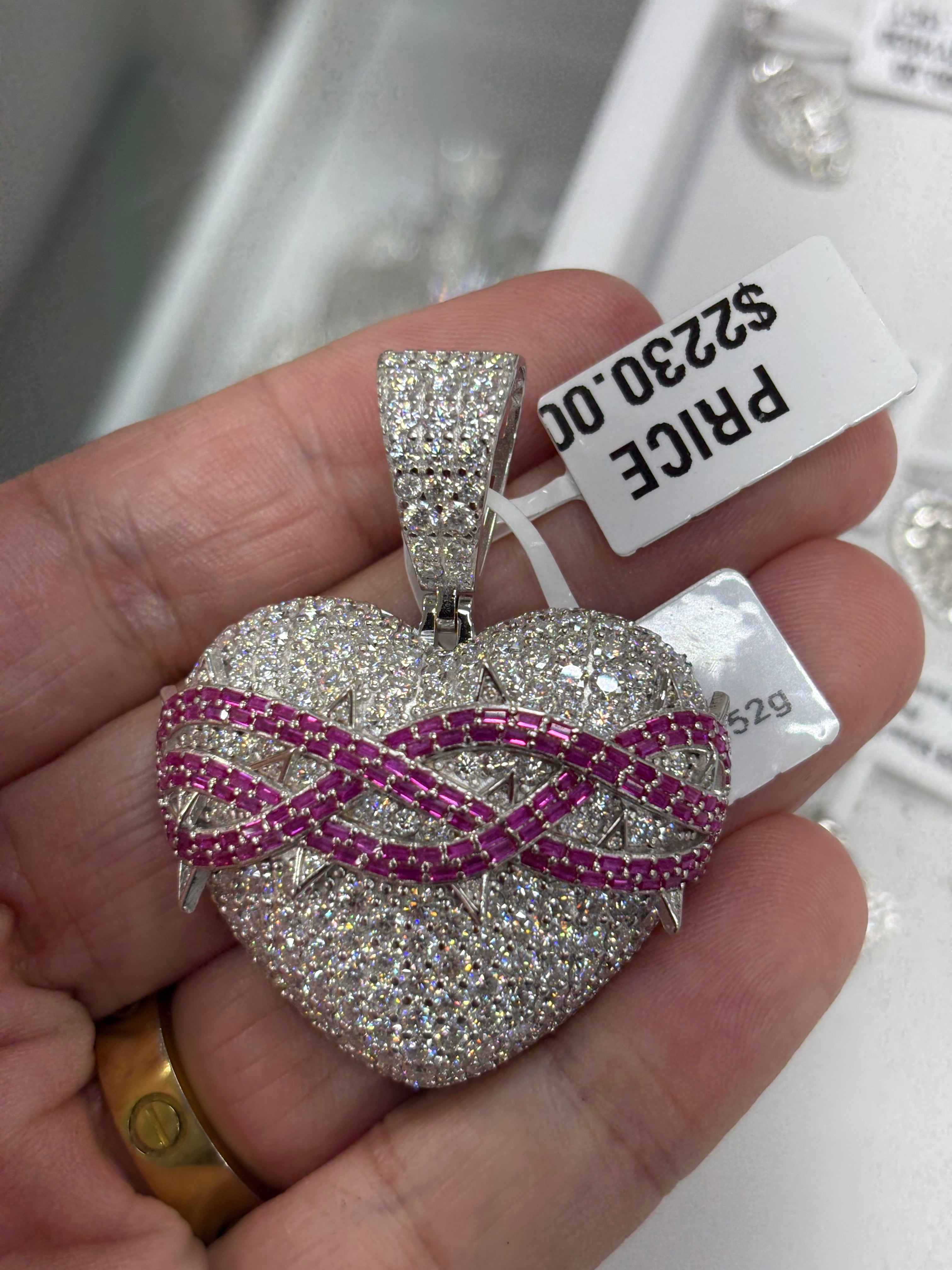 Color heart pendant