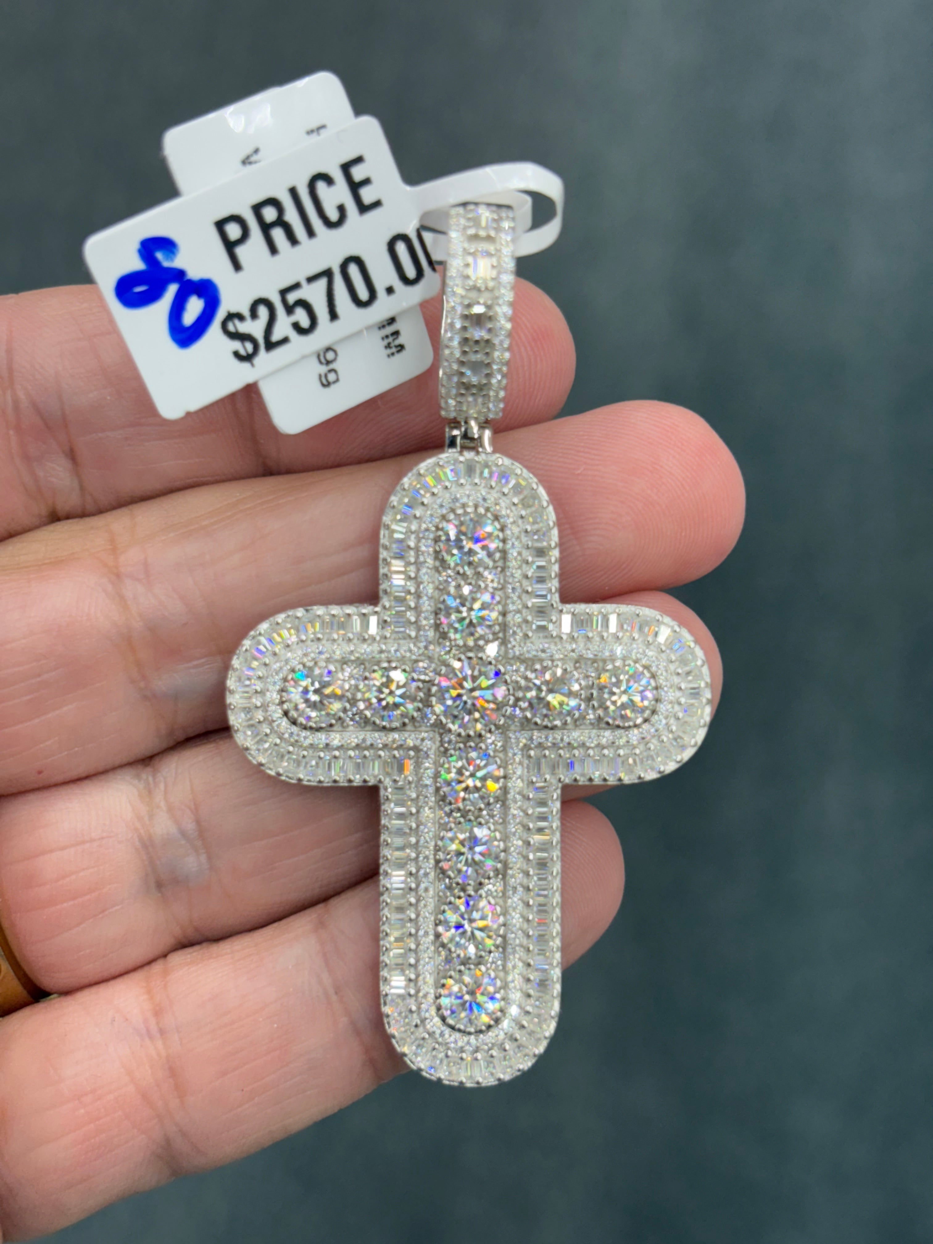 Center stone solitaire cross